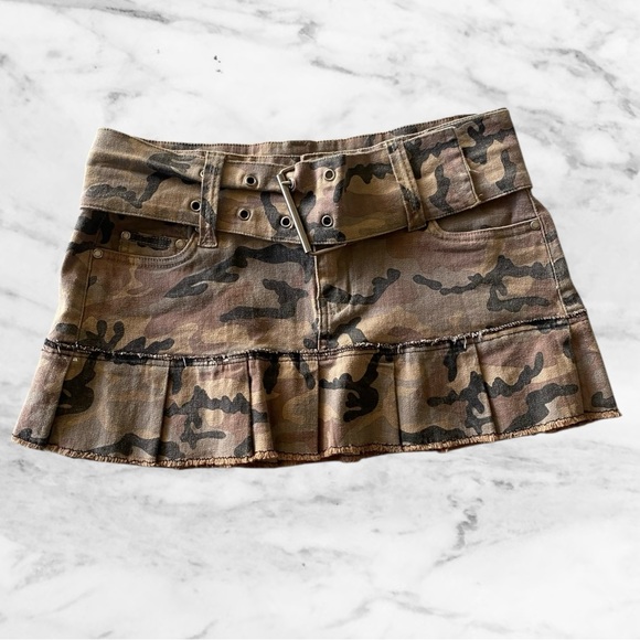 Vintage Y2K Skirt Hydraulic Camo Mini Skirt, Size 9/10 – theme party army girl - Picture 15 of 15